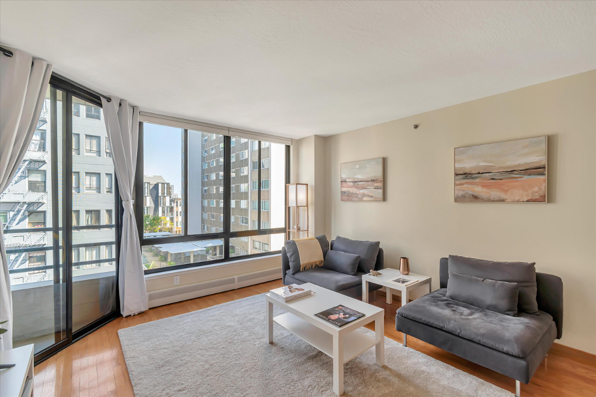 Luxury Comfort Living in Vibrant SF - Photo 2