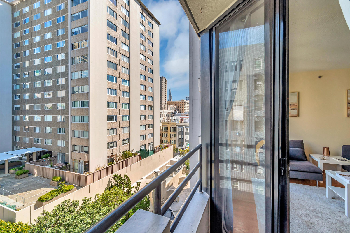 Luxury Comfort Living in Vibrant SF - Photo 4
