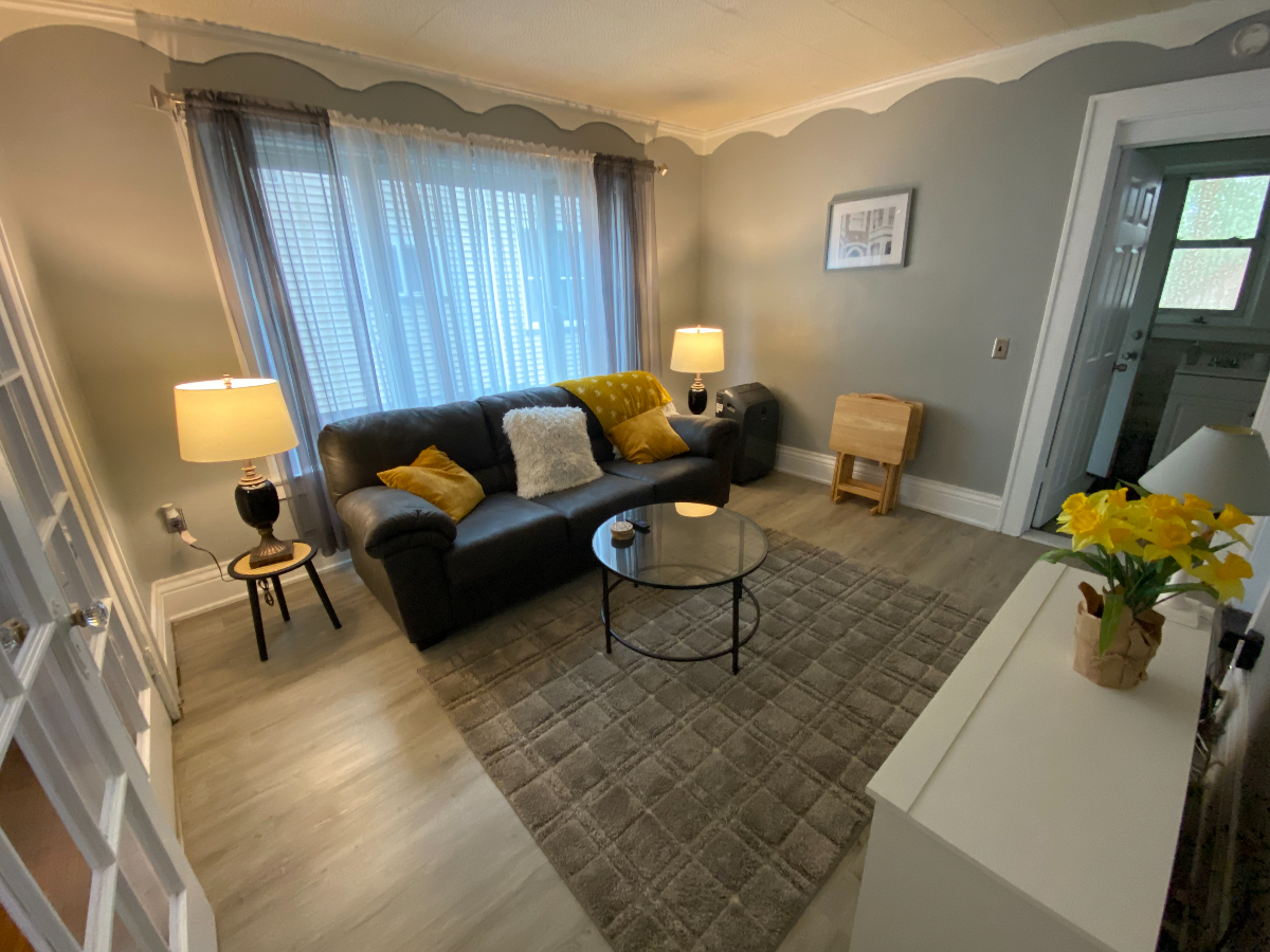 Charming Maplewood Suite - Photo 2