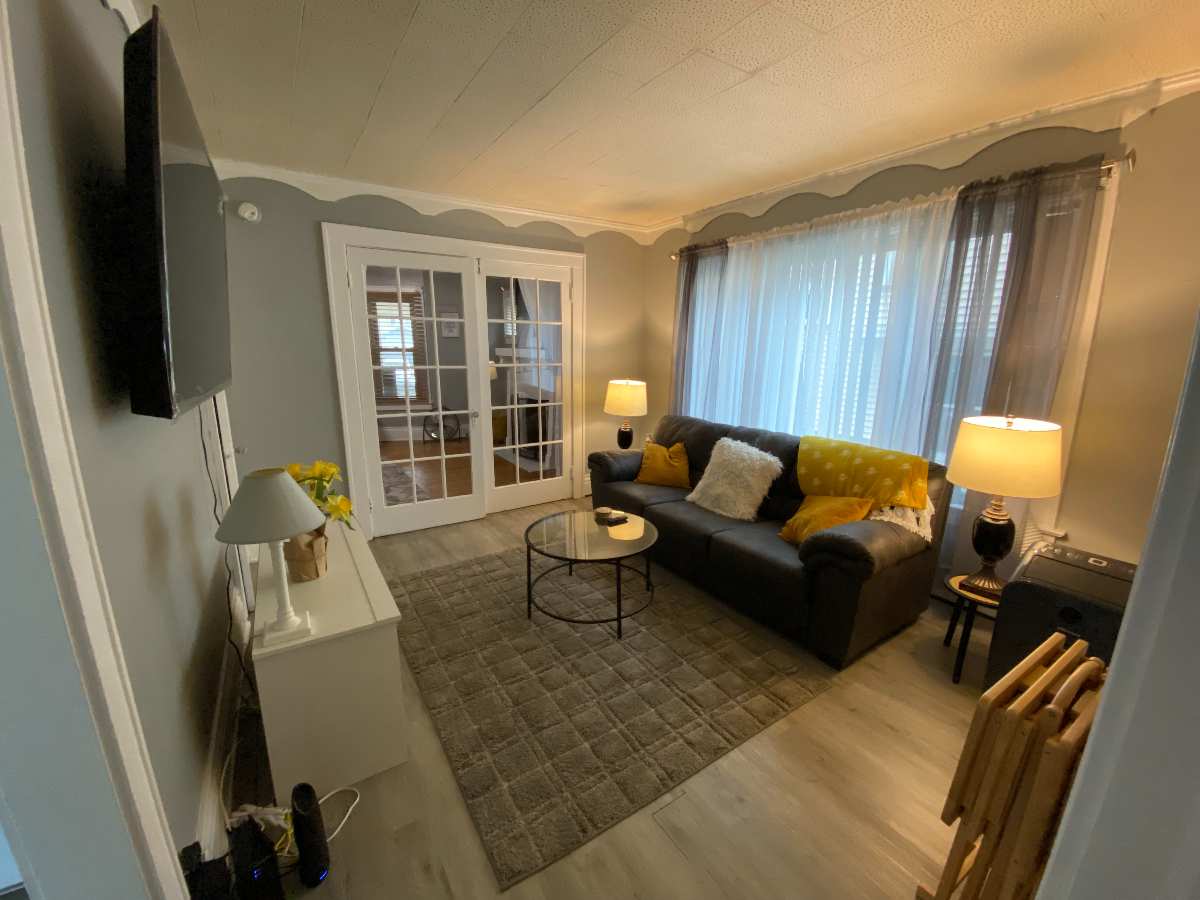 Charming Maplewood Suite - Photo 3