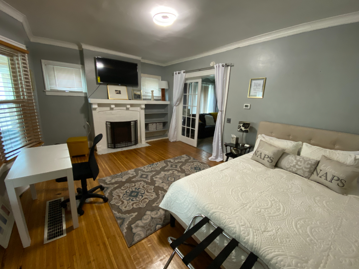 Charming Maplewood Suite - Photo 4