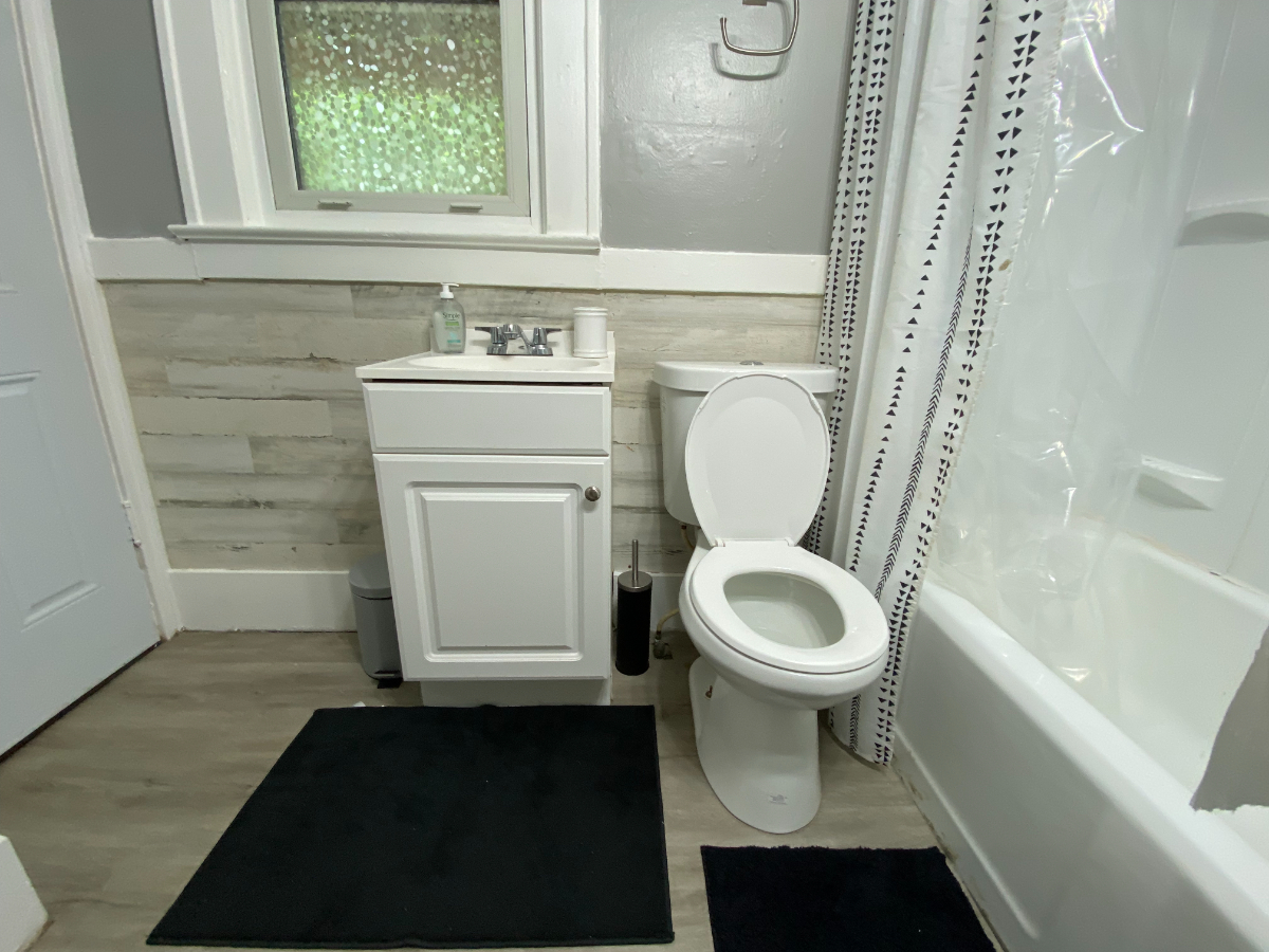 Charming Maplewood Suite - Photo 5