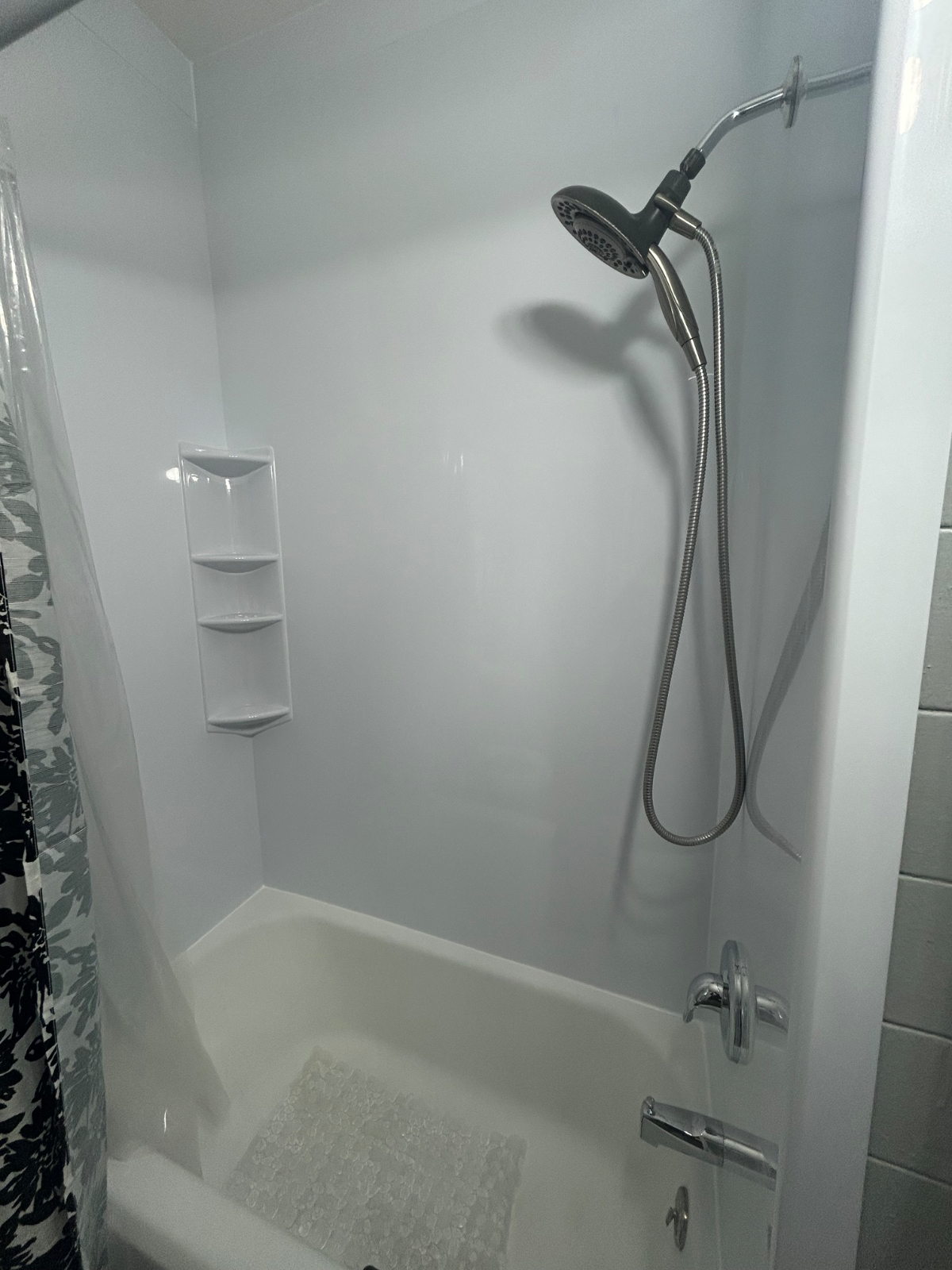 Charming Maplewood Suite - Photo 10