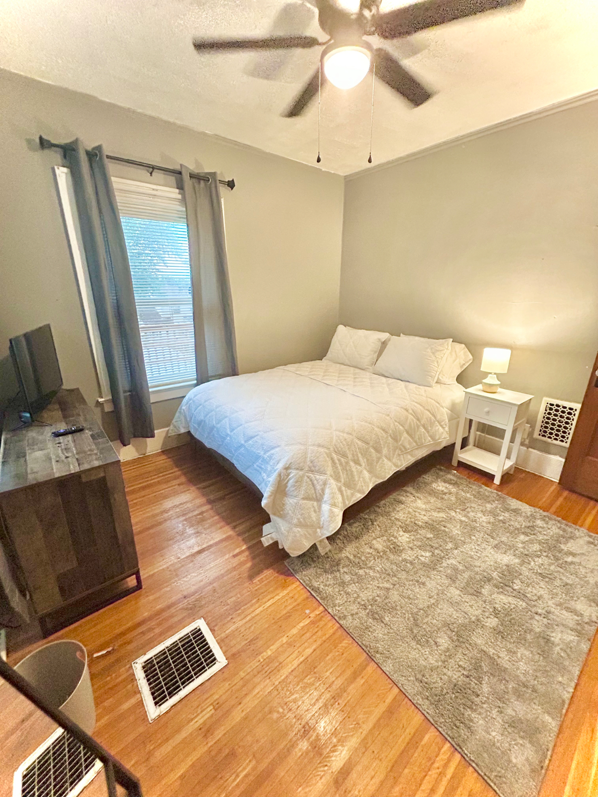 Charming Maplewood Suite - Photo 4