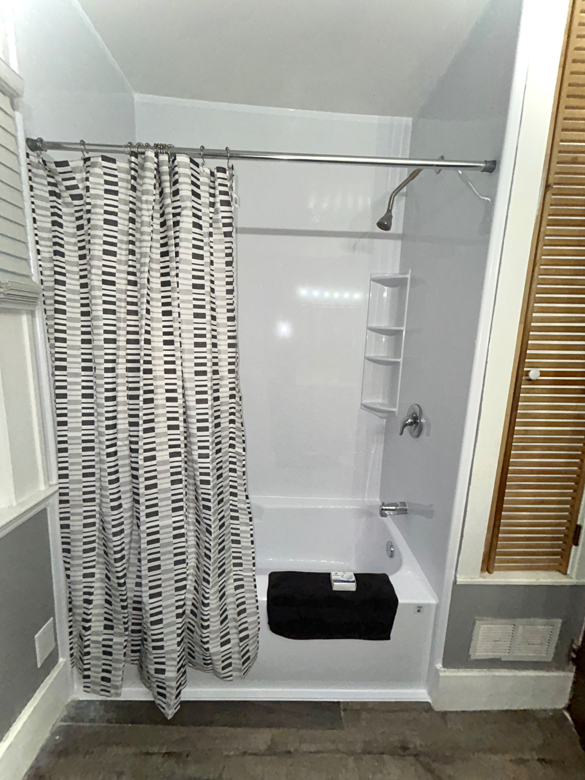Charming Maplewood Suite - Photo 5