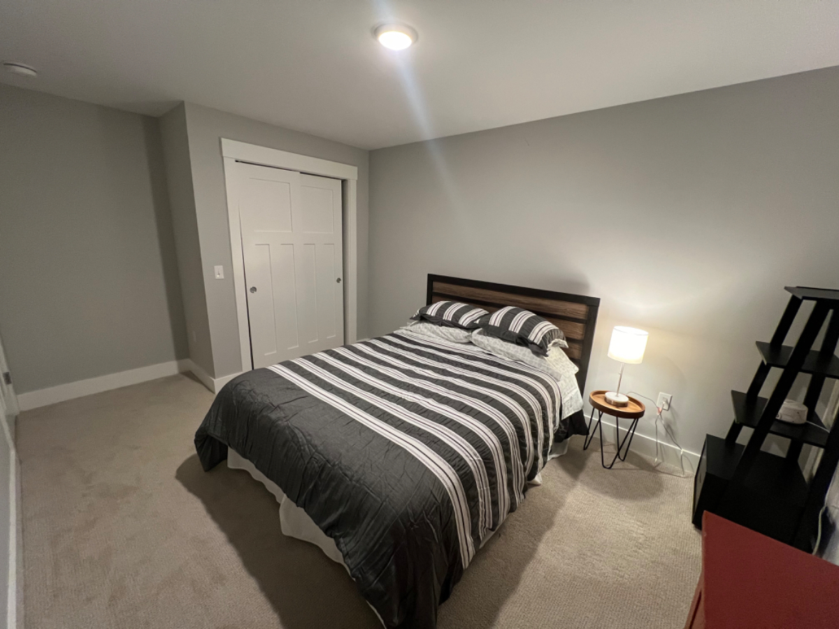Private Room in townhouse- Med Students/TravelRN - Photo 2