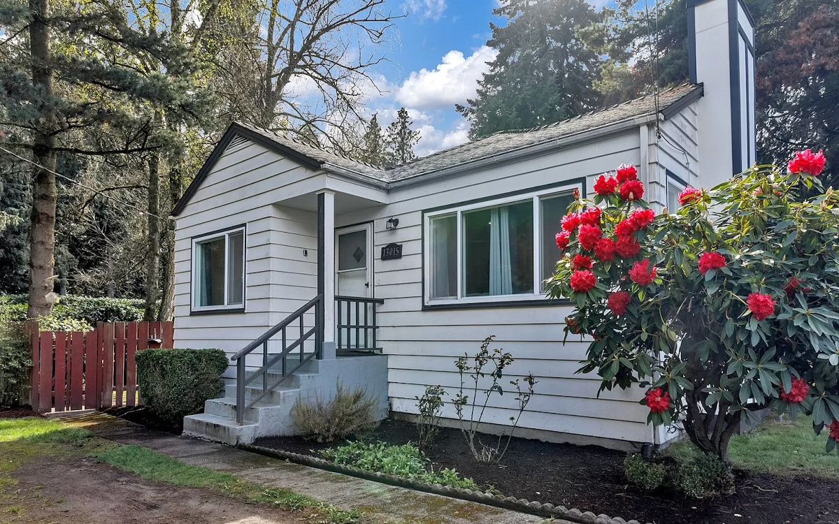 1 Bed/1 Bath/Full Kitchen (Downstairs)