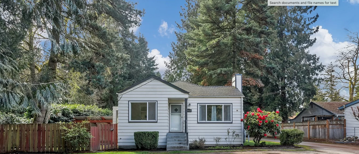 2 Bed/1 Bath/Full Kitchen (Upstairs)