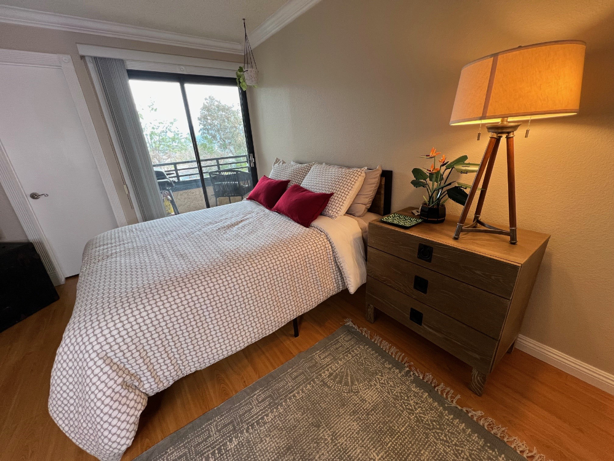 PRIVATE BED/BATH in E Los Angeles Condo. Quiet Condo Campus in the Hills - Photo 6