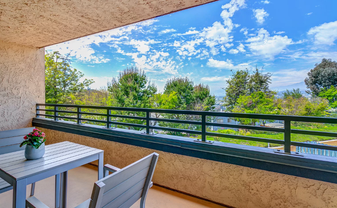 PRIVATE BED/BATH in E Los Angeles Condo. Quiet Condo Campus in the Hills - Photo 5