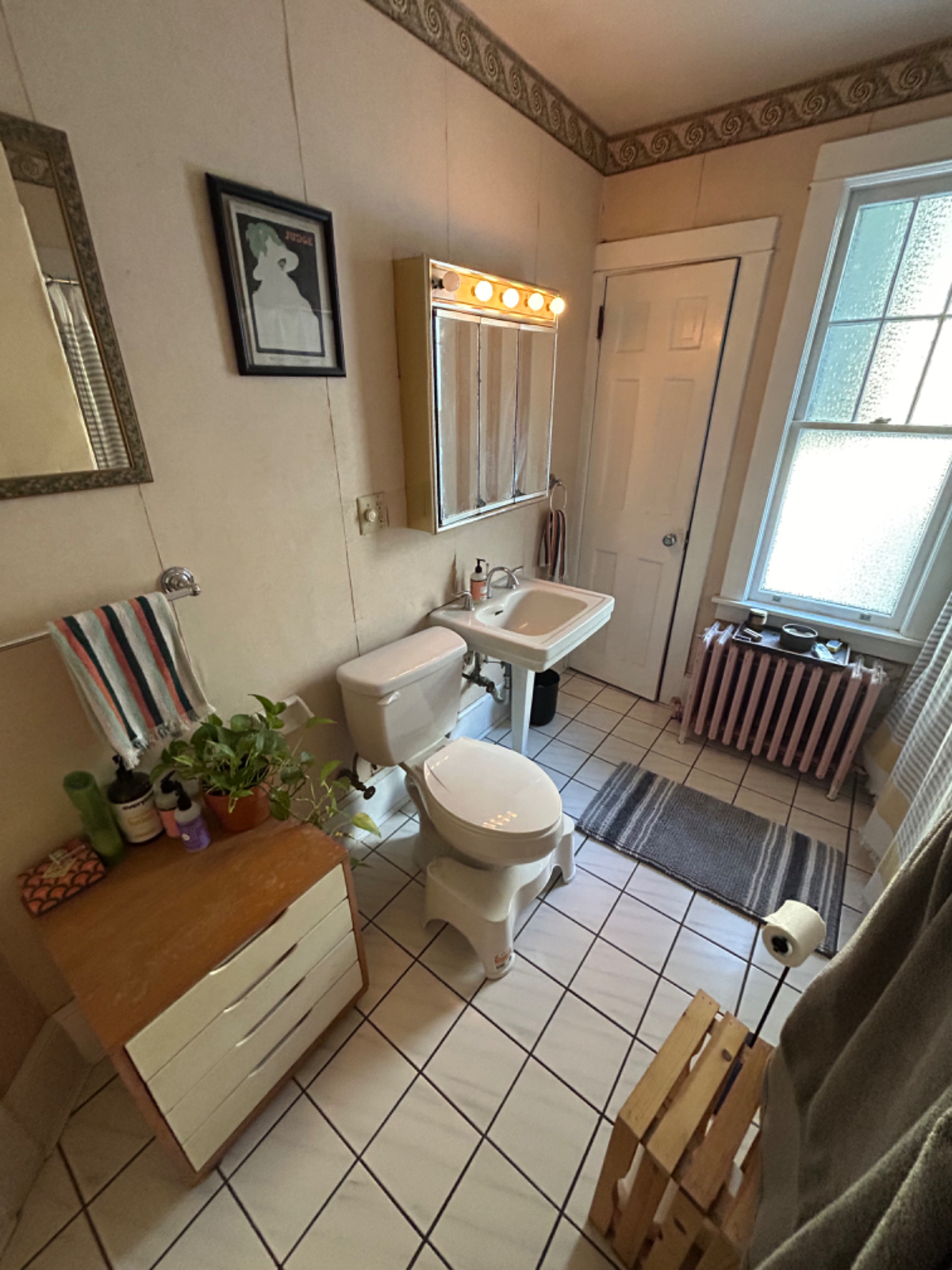 Private Queen Bedroom, Shared Apartment - Photo 5