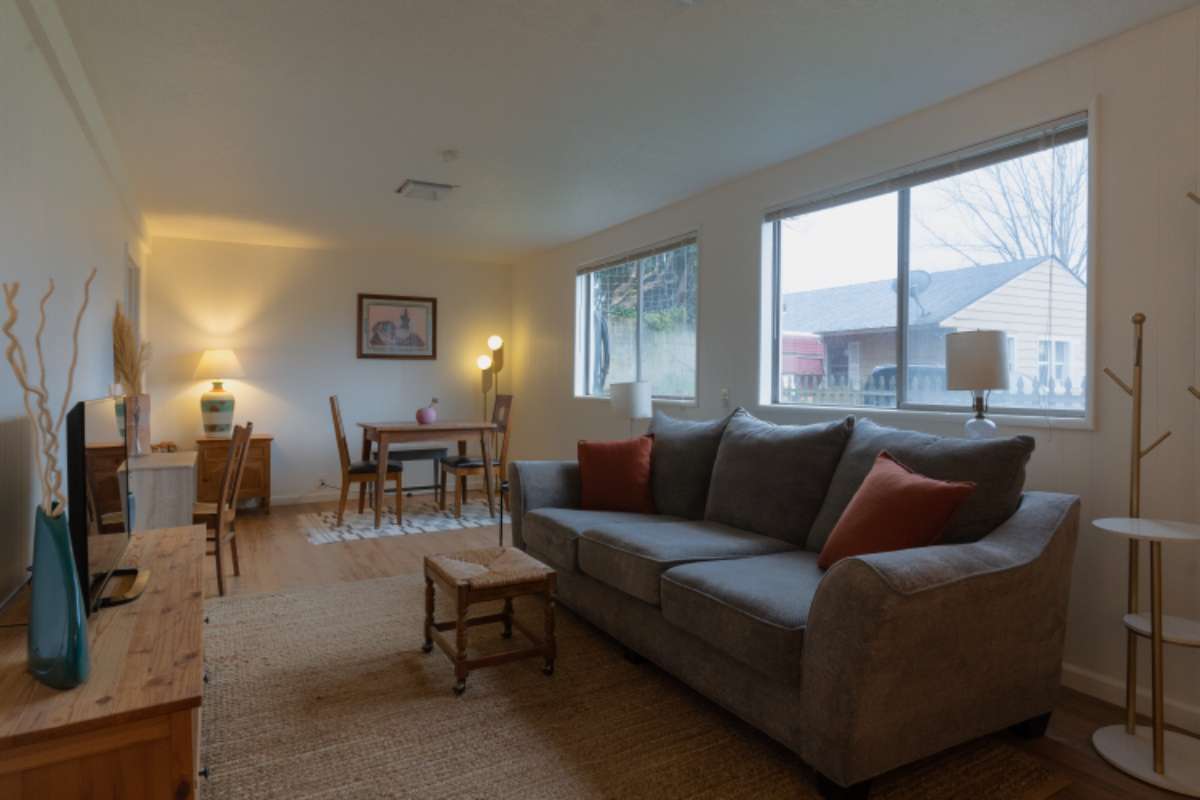 Quiet basement apartment - Photo 6