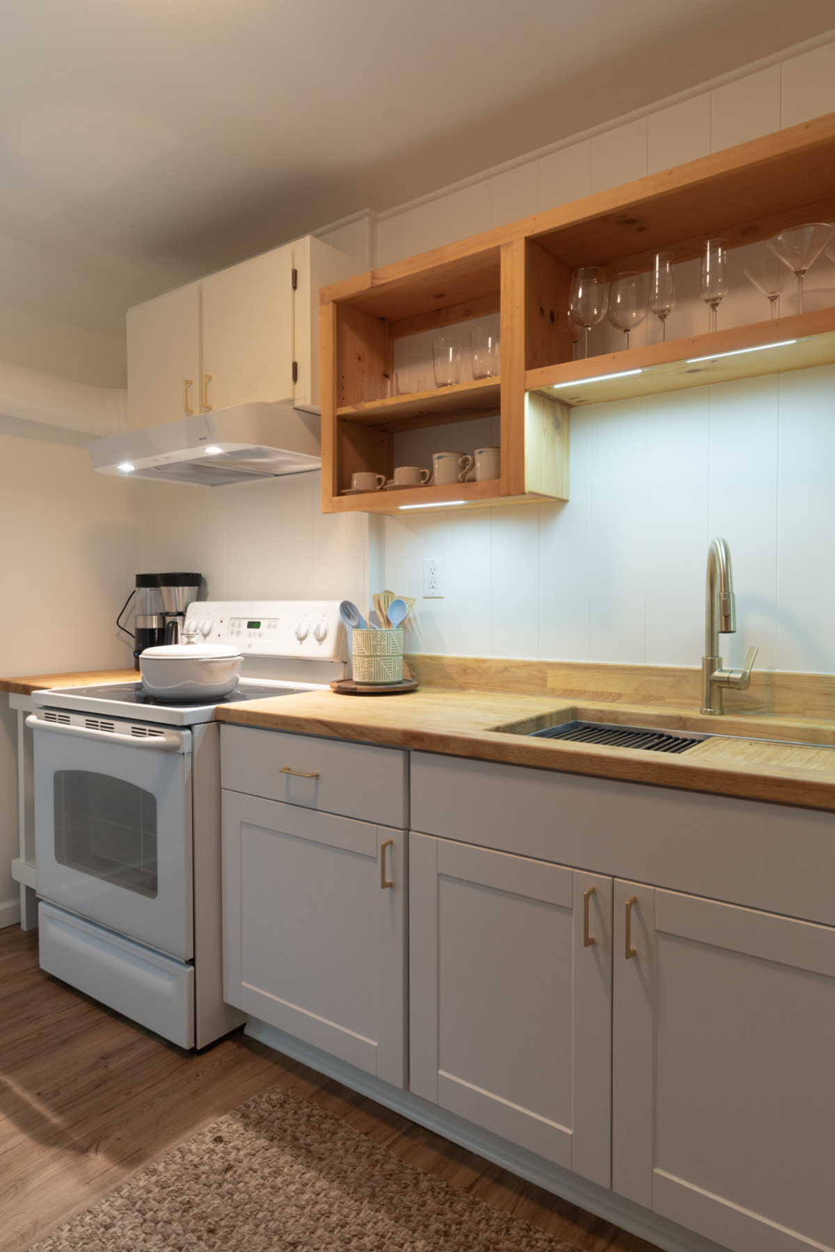 Quiet basement apartment - Photo 3