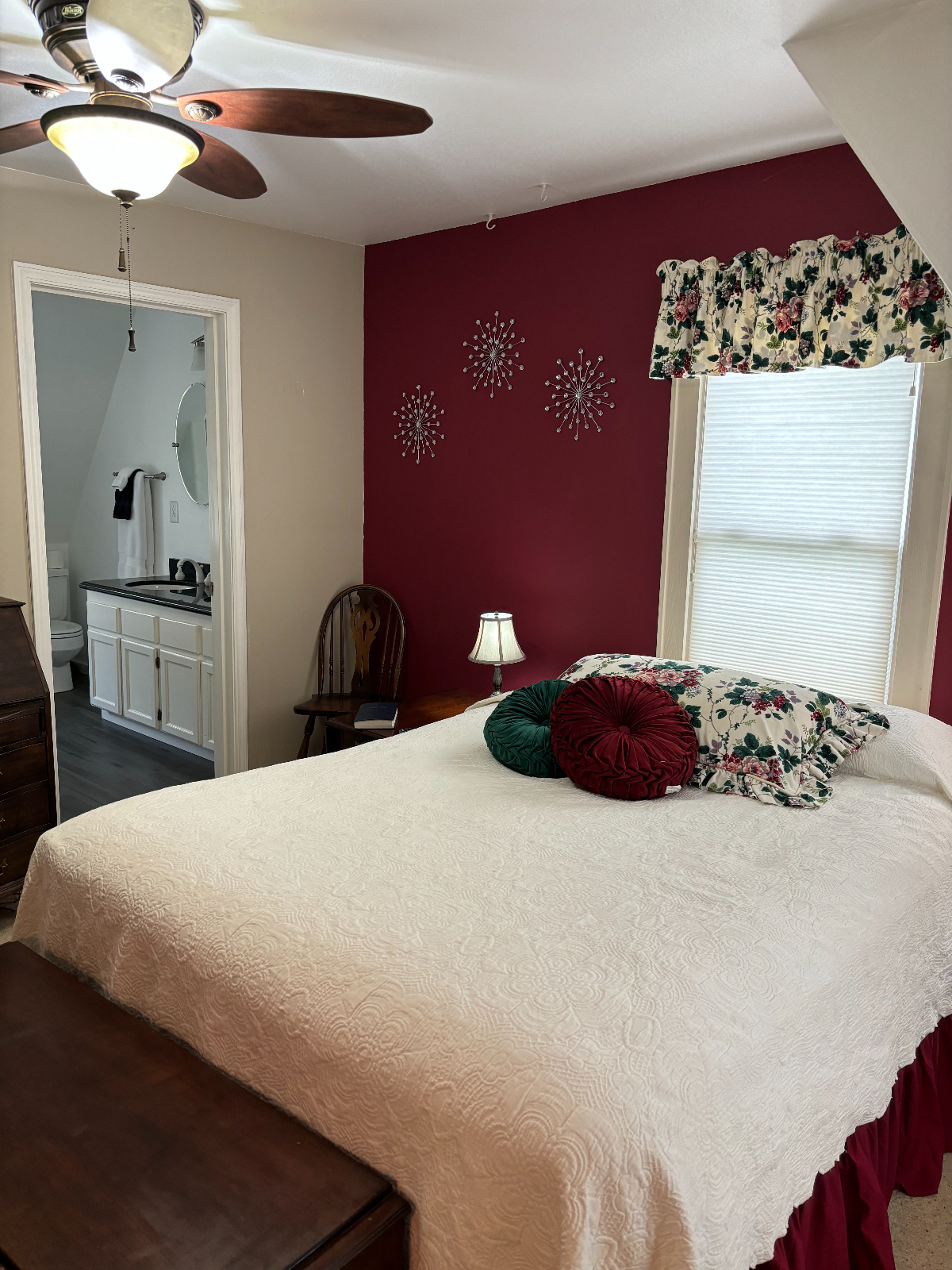 Libi room Private ensuite master bedroom,...