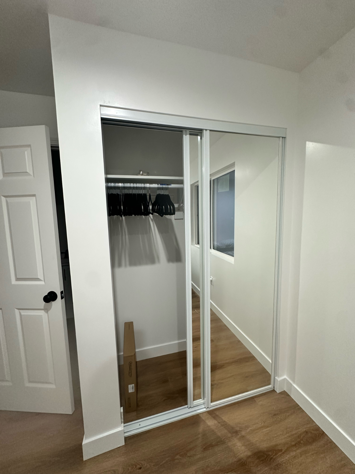 Discover Modern Elegance and Comfort in Los... - Photo 2