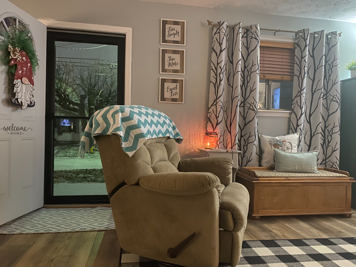 Beautiful Cozy Furnished Home. - Photo 11