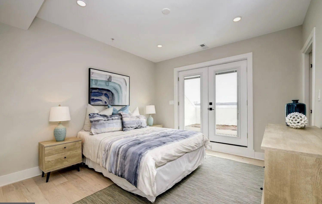 Penthouse with 2 Roof Decks (Room B) - Photo 6