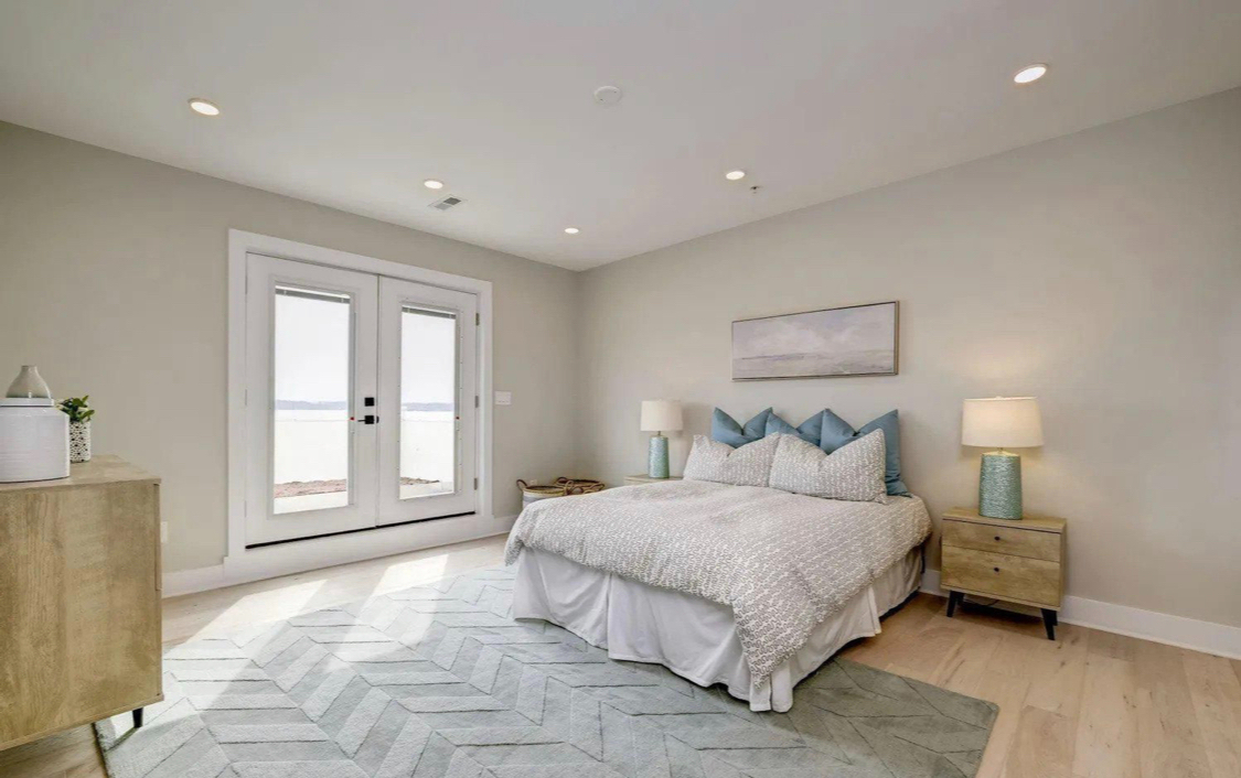 Penthouse with 2 Roof Decks (Room A) - Photo 6
