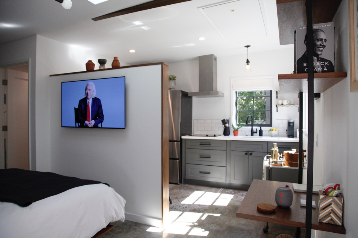 Stunning LA casita - Photo 2