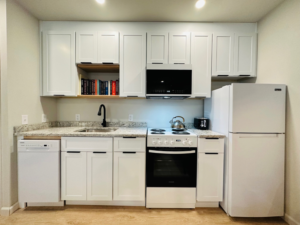Sunny Downtown Troy Apartment - Photo 5