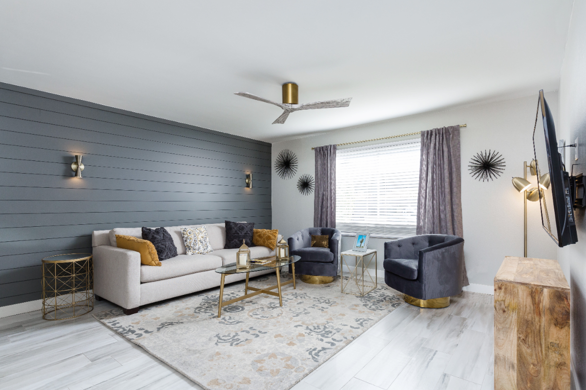 Beautifully Renovated 2BR/2BA Mid-Century Modern Condo in Perfect Location