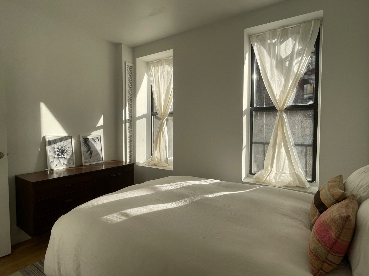 Bright and Quaint Rooms in Two Bridges - Photo 7