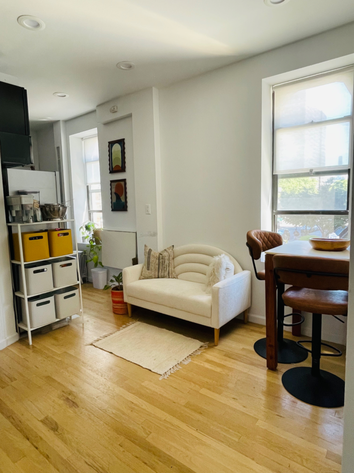 Bright and Quaint Rooms in Two Bridges - Photo 2