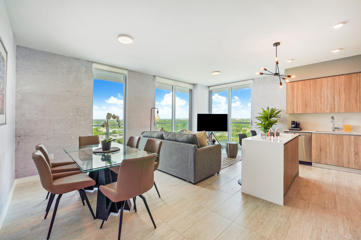 Cool 2 Bedrooms Condo Best Miami Location