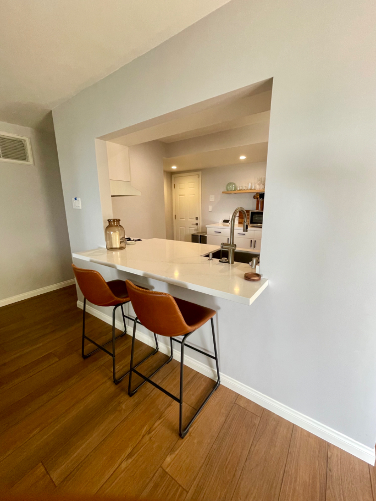 Experience Coastal Charm and Tranquility in this Beautifully Remodeled Studio with Stunning Views in Ventura, California - Photo 3