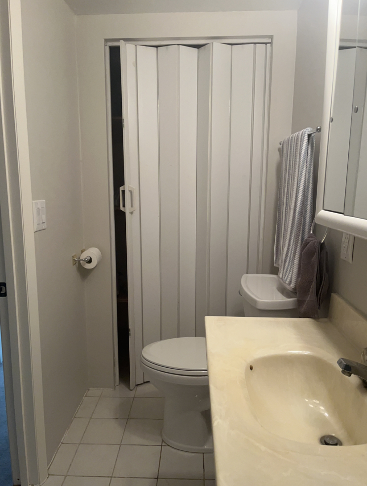 Available 10/18/26 :Lower Level Room. With private bathroom and private entrance - Photo 2