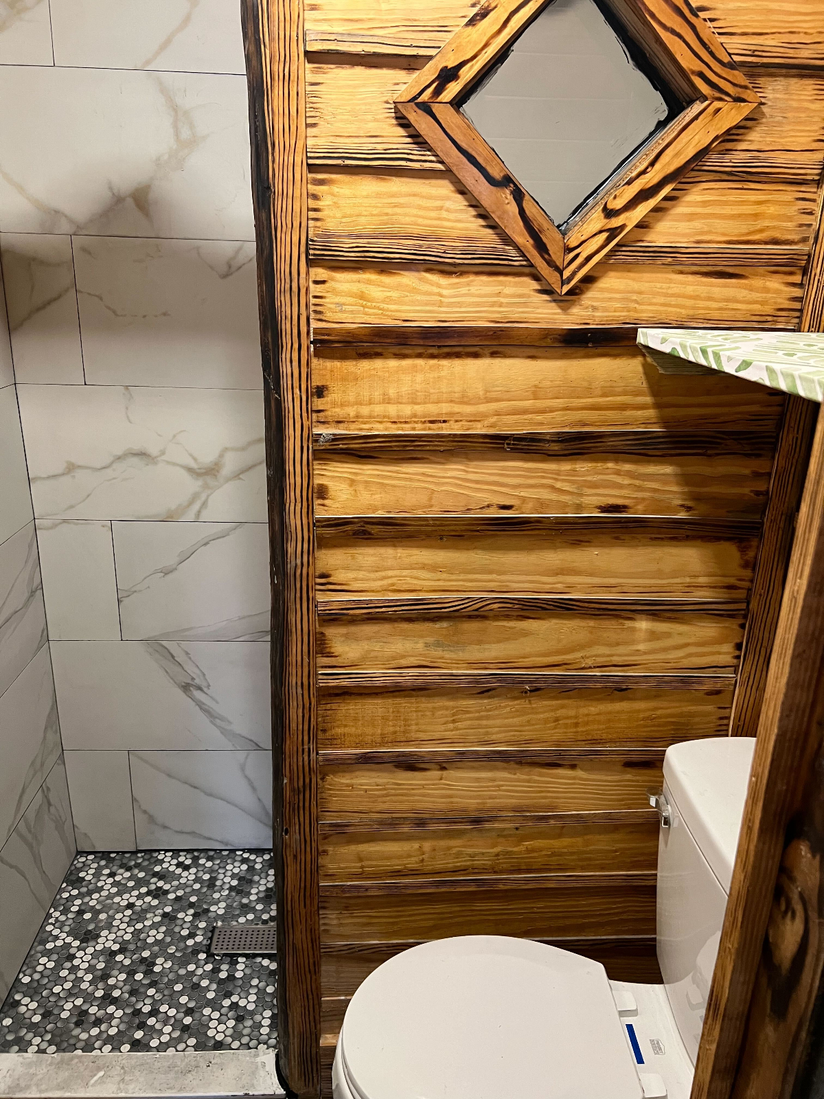Wooden Tiny House for Rent in Park Circle with Cottage Vibes - Photo 4