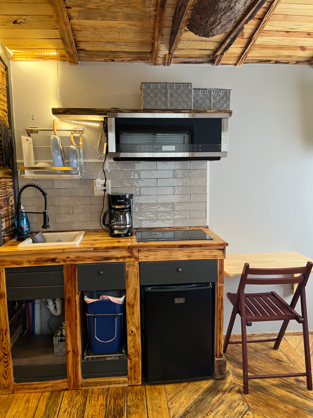 Wooden Tiny House for Rent in Park Circle with Cottage Vibes