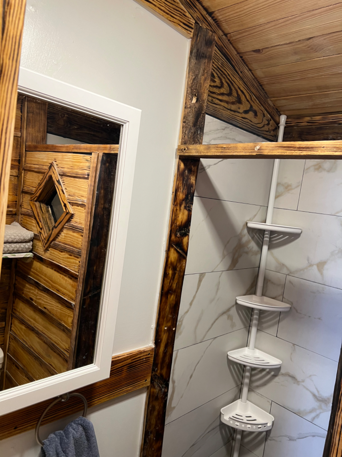 Wooden Tiny House for Rent in Park Circle with Cottage Vibes - Photo 8