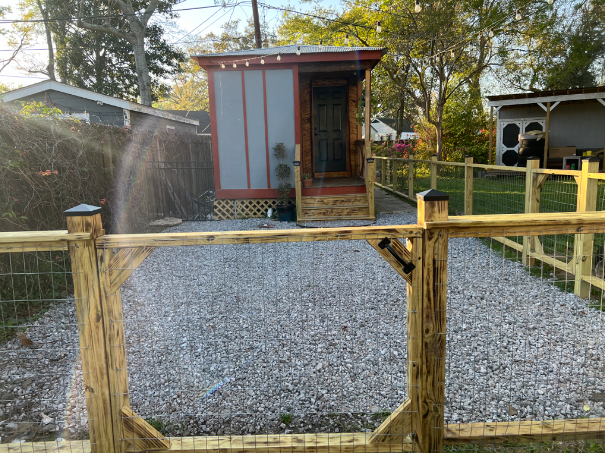 Wooden Tiny House for Rent in Park Circle with Cottage Vibes - Photo 9
