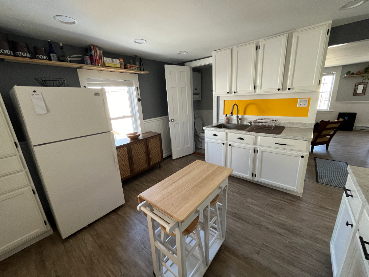 Sunny, Old North End 1 Bedroom Apartment - Photo 11