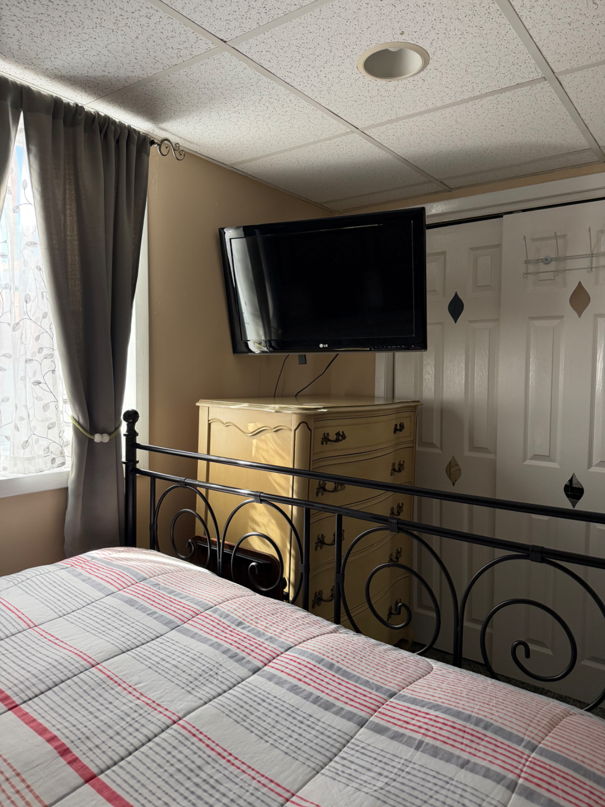 Bay Shore Cozy New Studio near Mayor Hospitals - Photo 6