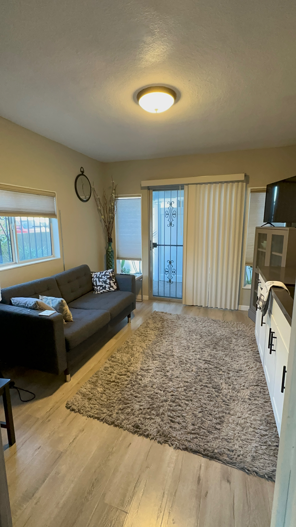 COZY QUIET PRIVATE ONE BEDROOM WITH PRIVATE ENTRY - Photo 3