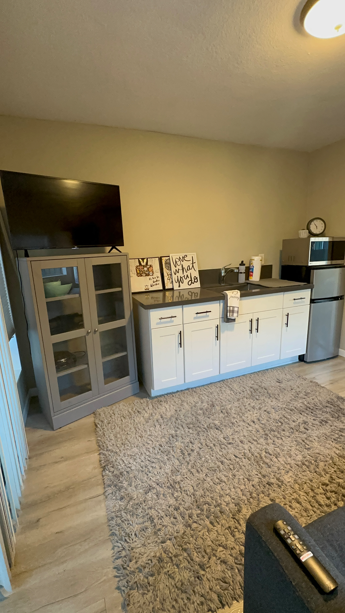 COZY QUIET PRIVATE ONE BEDROOM WITH PRIVATE ENTRY - Photo 4