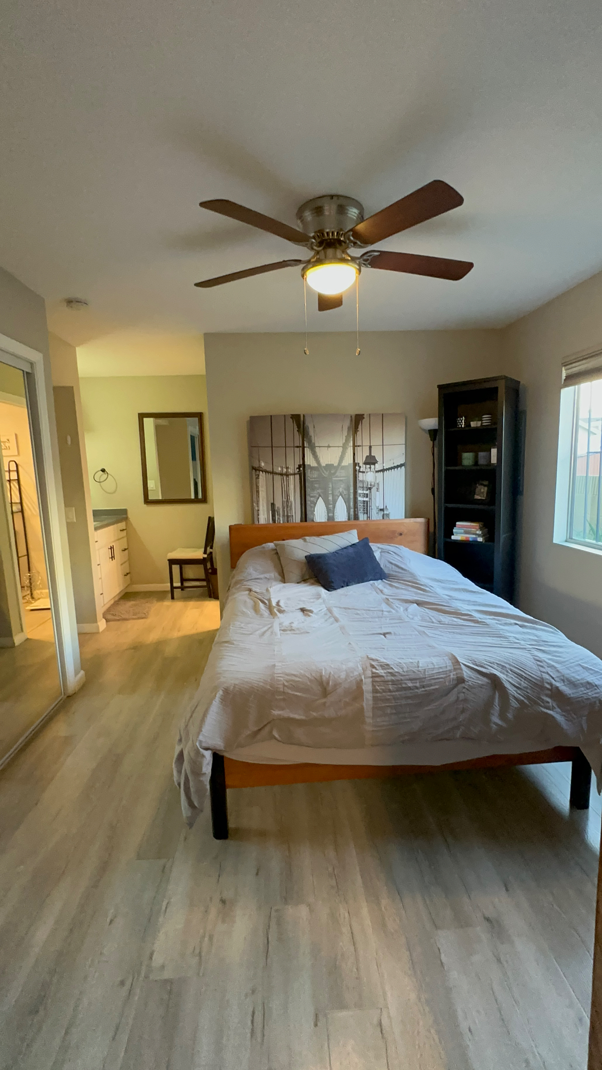 COZY QUIET PRIVATE ONE BEDROOM WITH PRIVATE ENTRY - Photo 2
