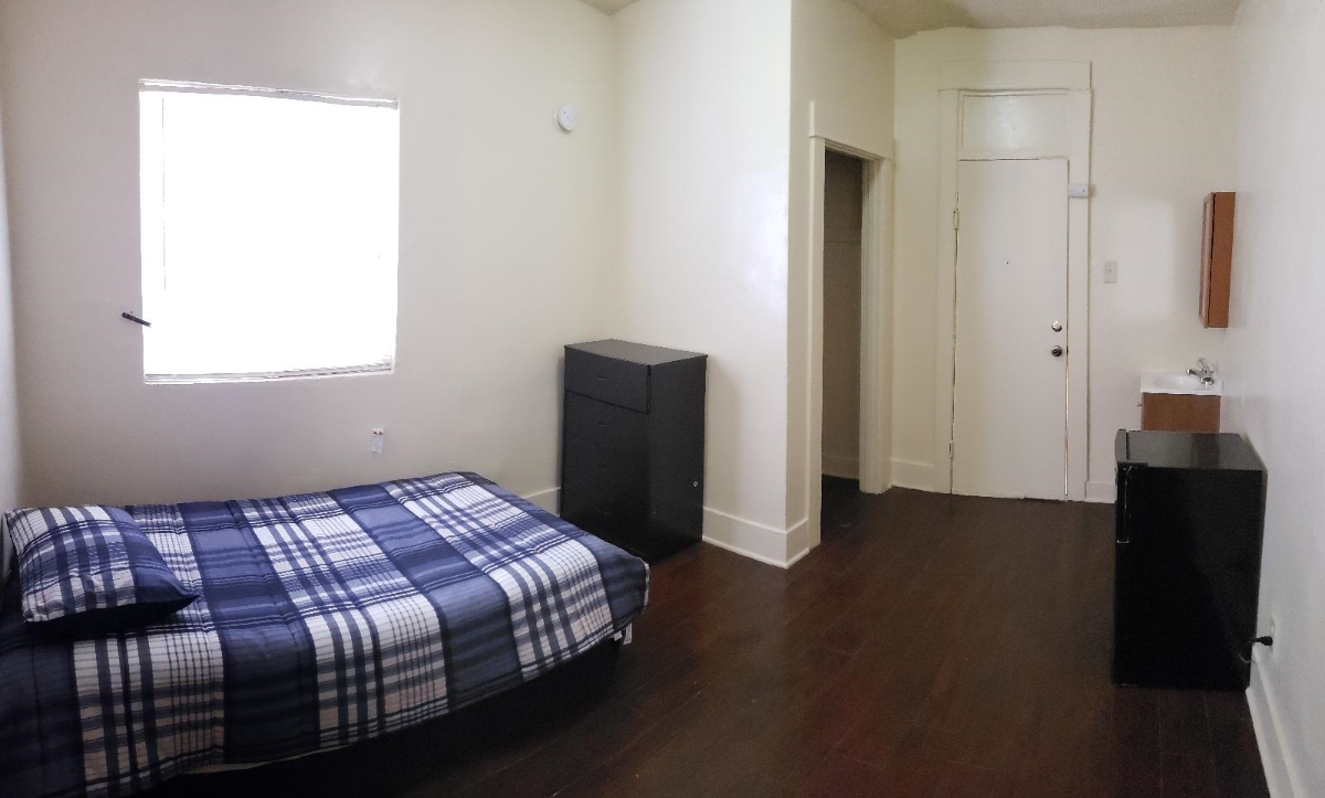 Bachelor unit close to Hospitals - Photo 2