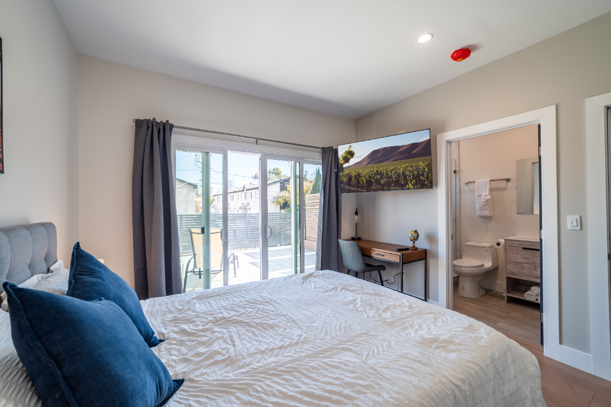 Balcony Room