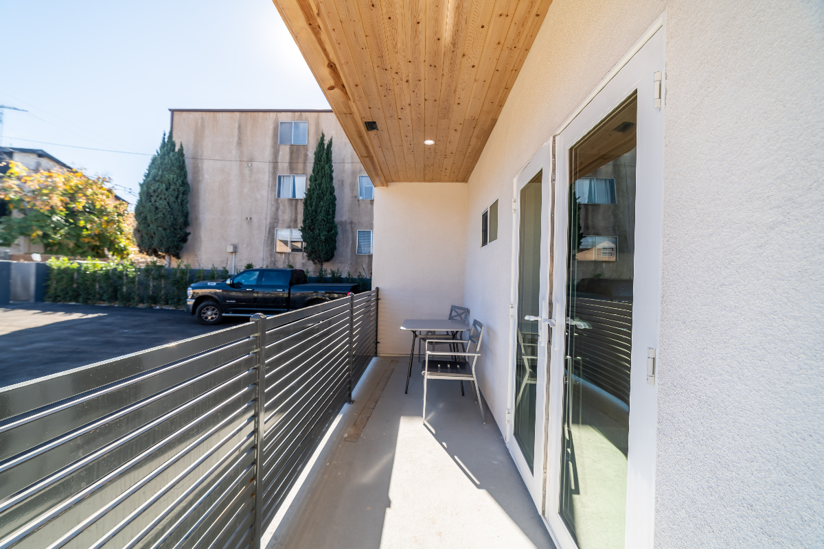 Studio 3 Patio - Photo 6
