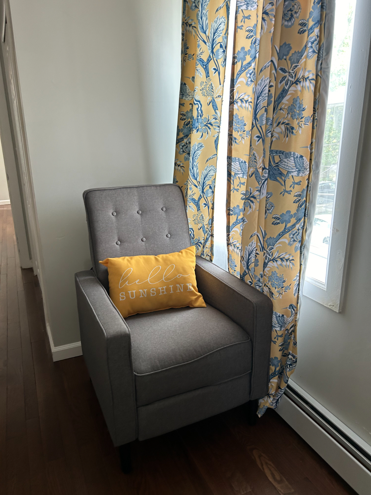 Cozy and comfortable King sized en-suite bedroom, private bathroom and shared kitchen with one other - Photo 4