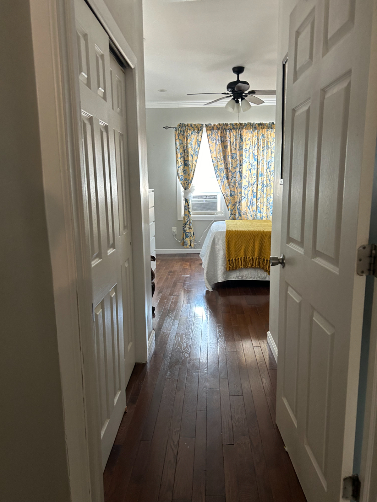 Cozy and comfortable King sized en-suite bedroom, private bathroom and shared kitchen with one other - Photo 6