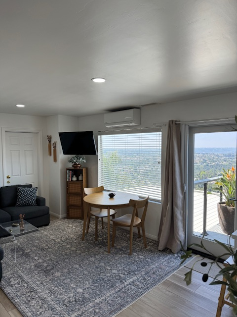Stylish new apartment with spectacular views of San Diego - Photo 3