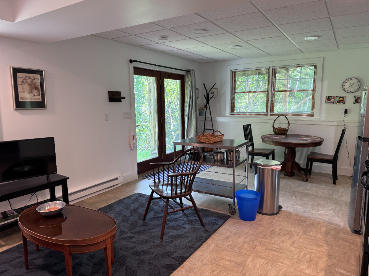 Private 1 bedroom apartment - Photo 1