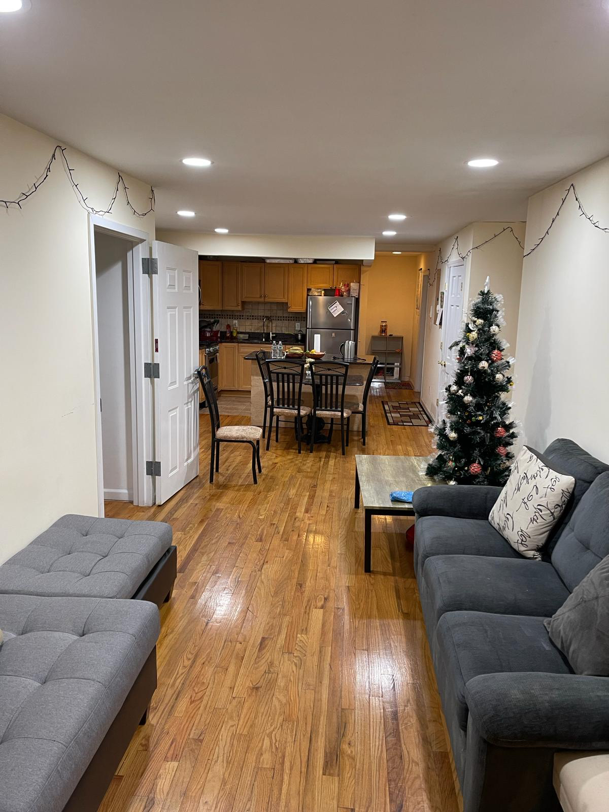 Beautiful room centrally Bronx Hospital and near the train stations. - Photo 6