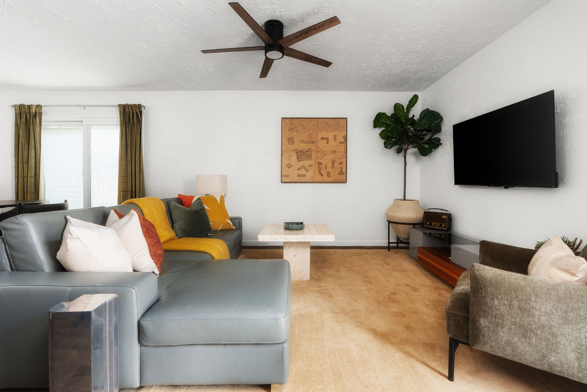 1-Bd DT w/private backyard, in-suite W/D,A/C, WIFI - Photo 2