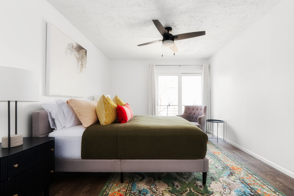 1-Bd DT w/private backyard, in-suite W/D,A/C, WIFI - Photo 8