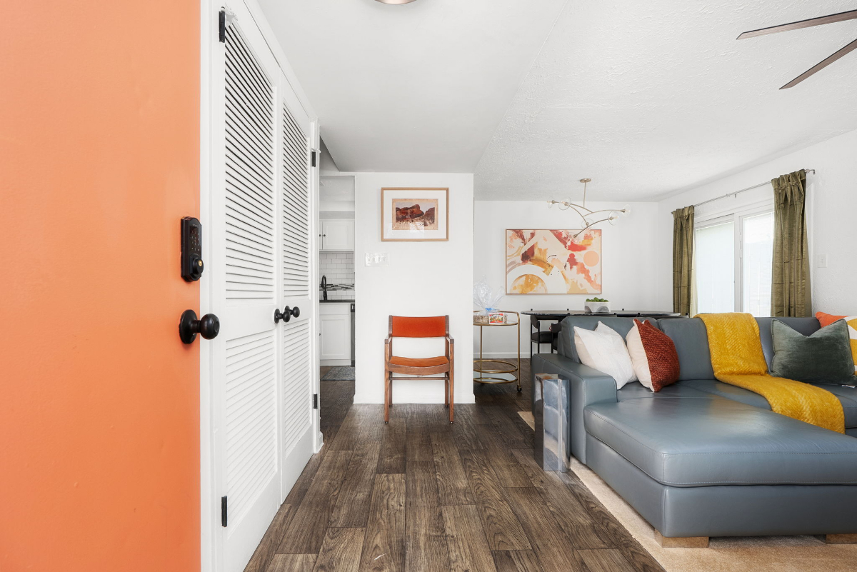 1-Bd DT w/private backyard, in-suite W/D,A/C, WIFI - Photo 1